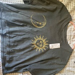 Such a cute oversized crop top